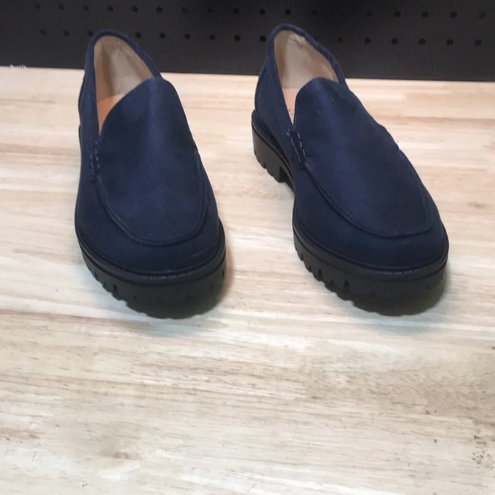 New WB Woman’s Journee Collection Navy Loafers